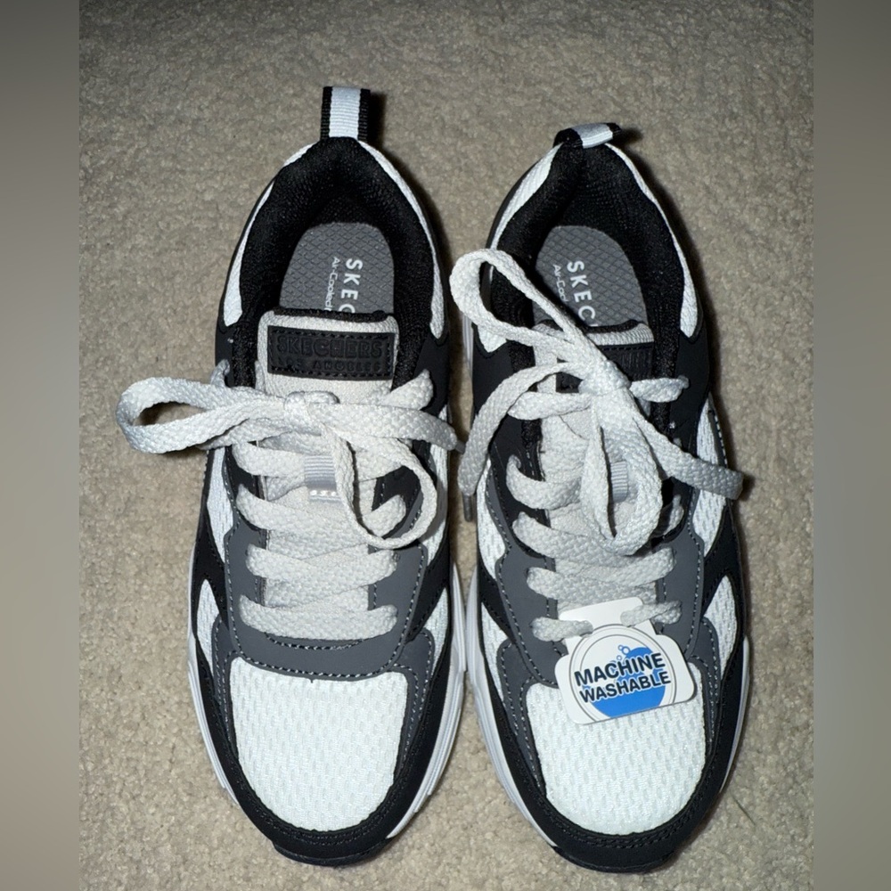 Sketchers shoes